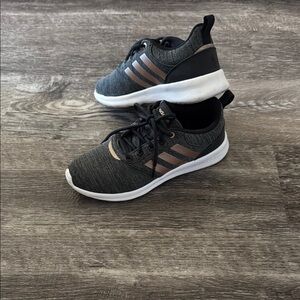 Adidas women’s Gray/Gold Sneakers only worn couple times